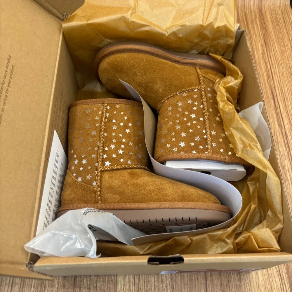 Koolaburra by UGG Short Stars Boots Toddler 8 Chestnut Metallic Star Suede NEW